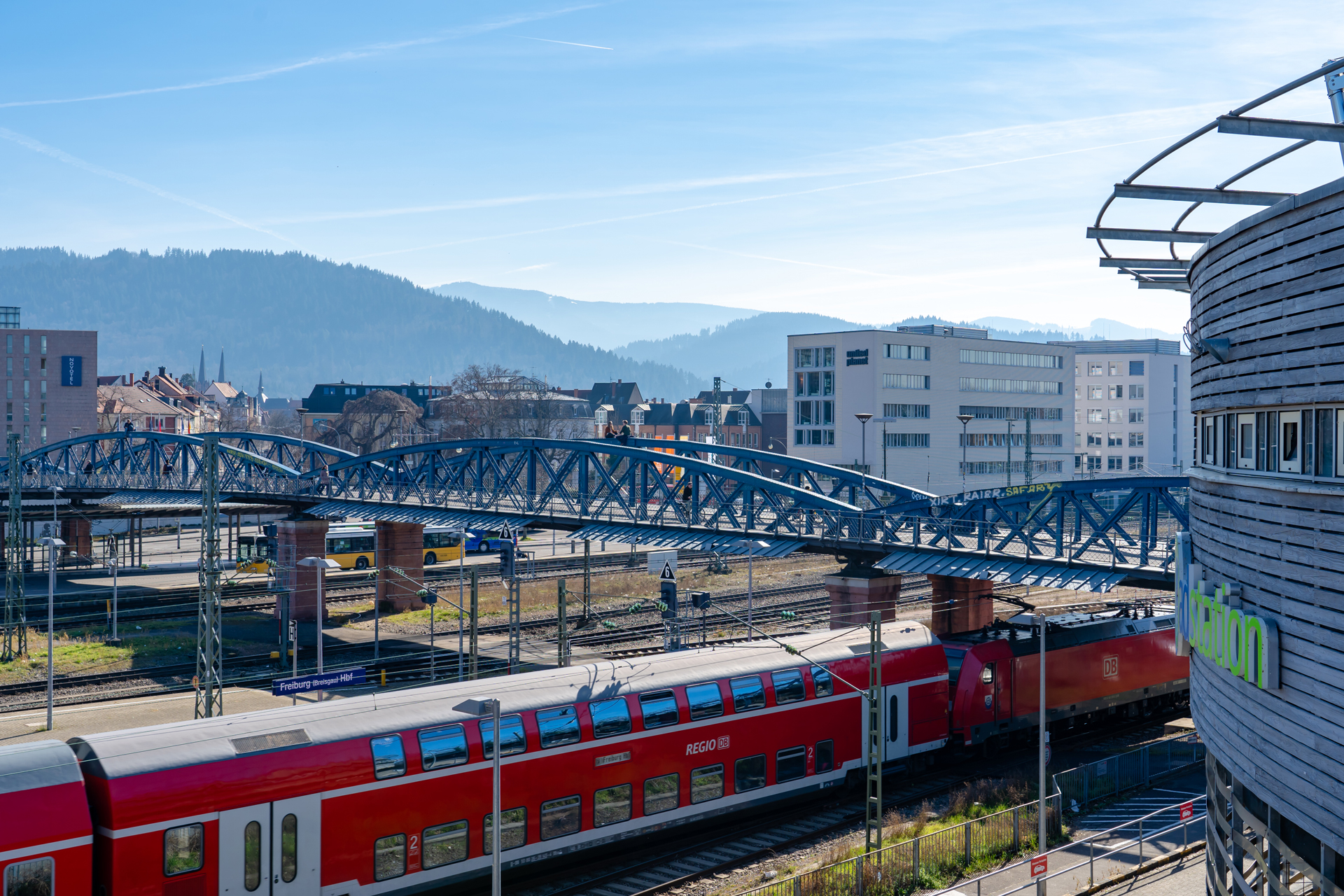 Bahnhof Freiburg - Copyright FWTM-Antal